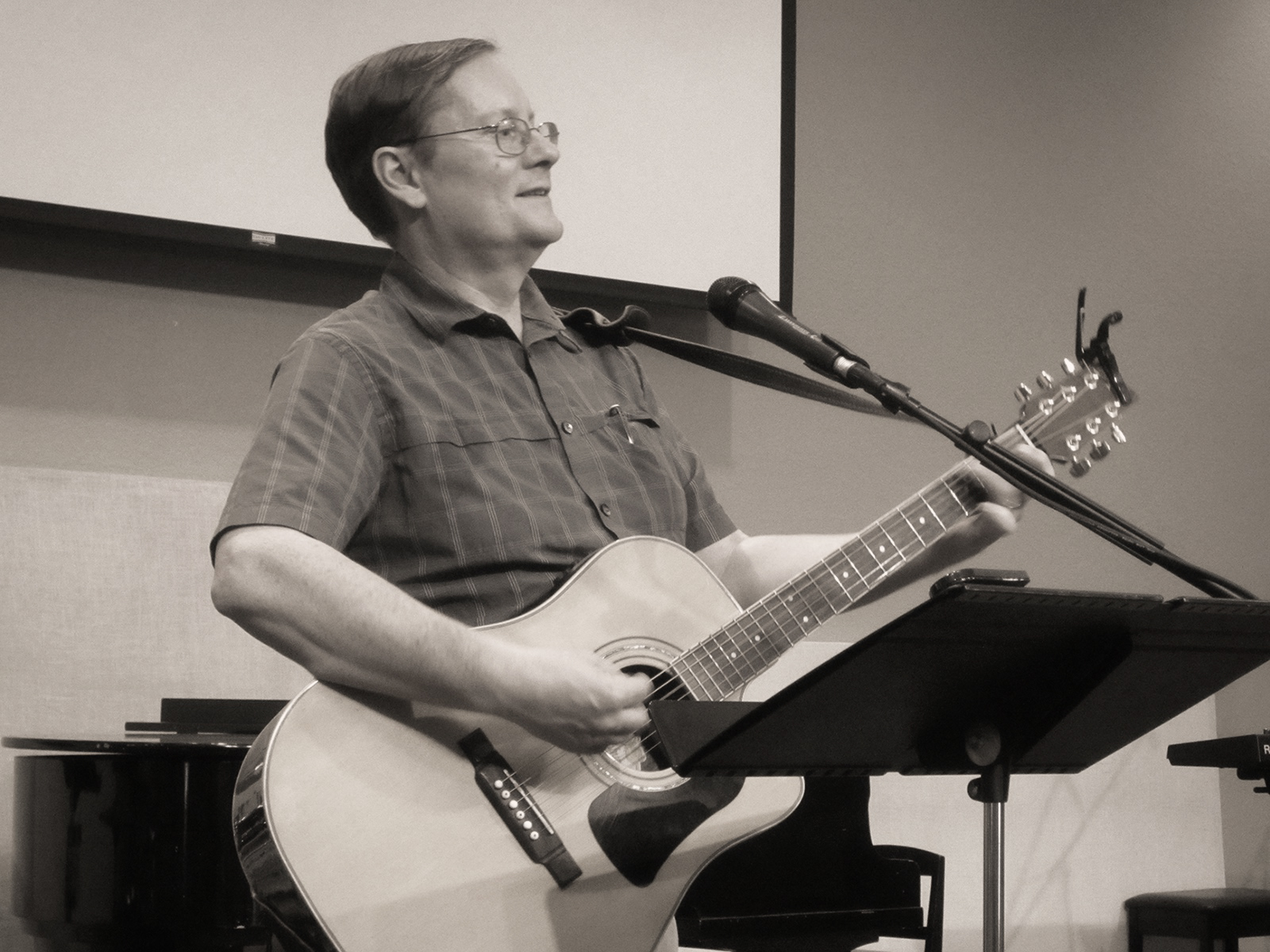 Ken Puls leading music in worship at GBC 2016
